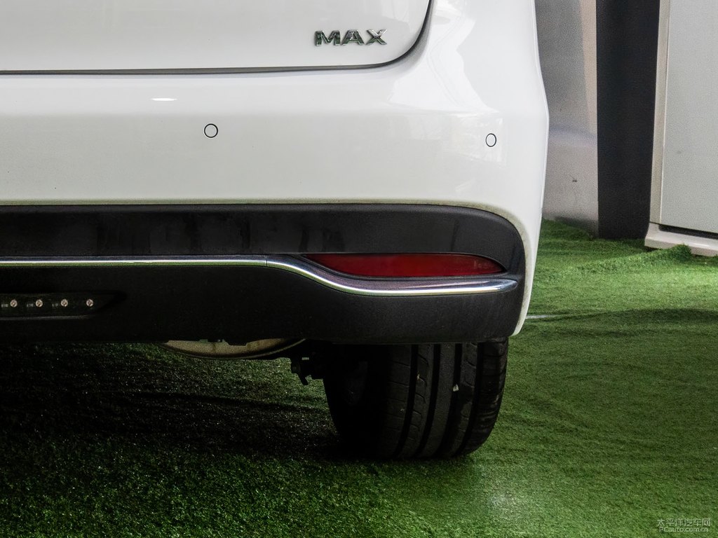 水晶白宋MAX車尾外觀圖片