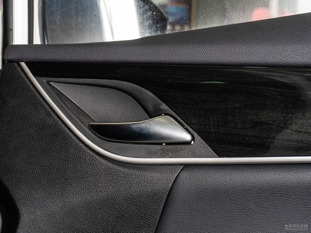 水晶白宋MAX車廂內(nèi)飾圖片