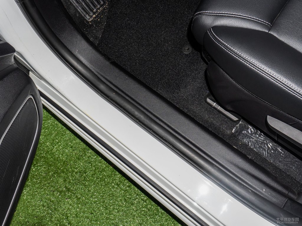 水晶白宋MAX車廂內(nèi)飾圖片