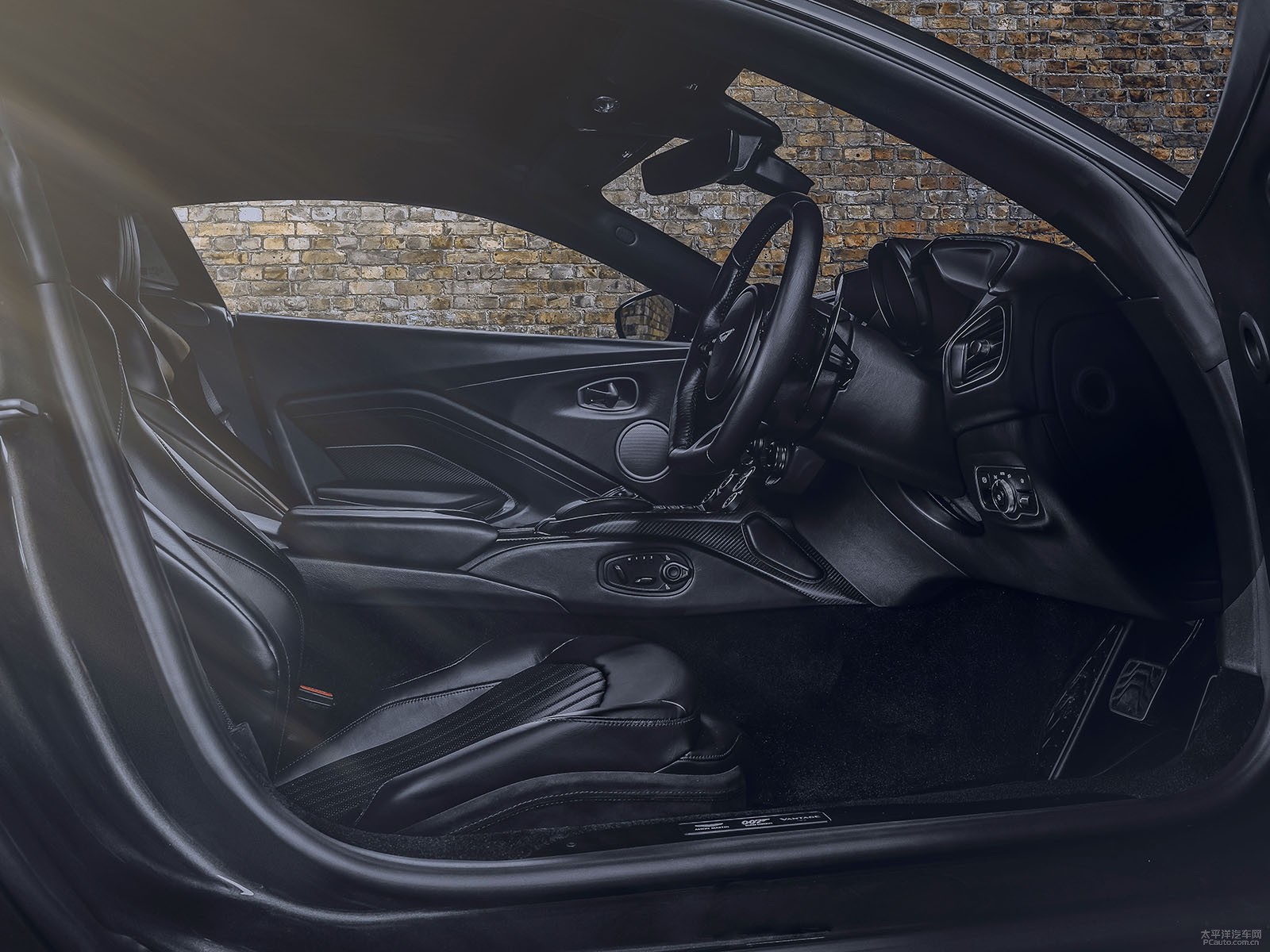 V8 Vantageп؃(ni)DƬ