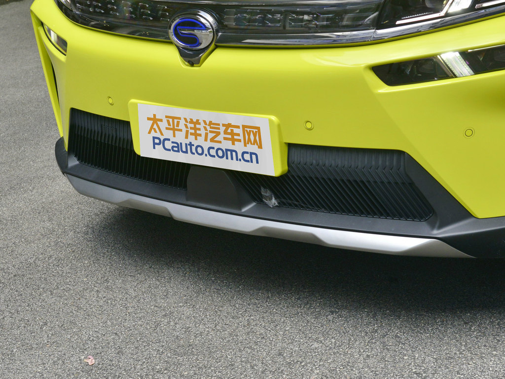 黑色+夜鶯黃AION V車頭外觀圖片