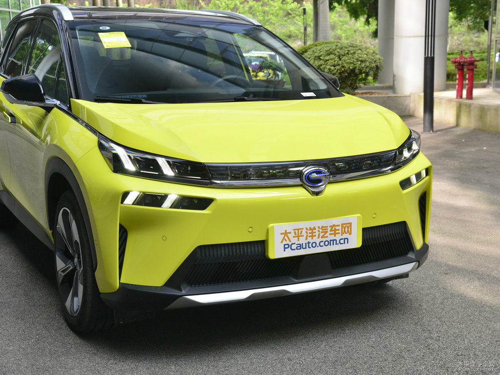 黑色+夜鶯黃AION V車頭外觀圖片