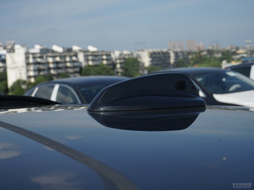 黑色/水晶白沃爾沃XC40車身外觀圖片