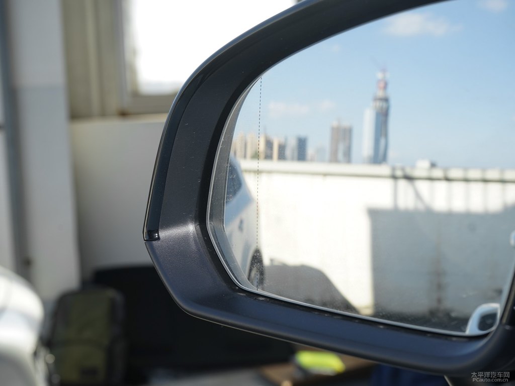 黑色/水晶白沃爾沃XC40車身外觀圖片