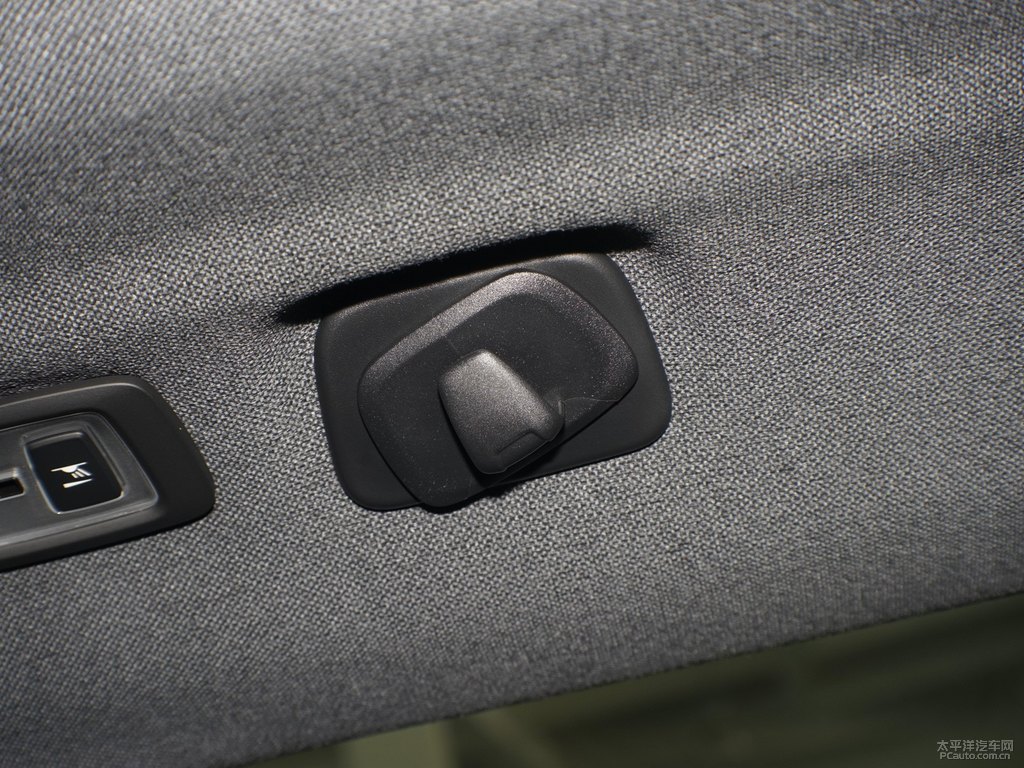 黑色/水晶白沃爾沃XC40車廂內飾圖片