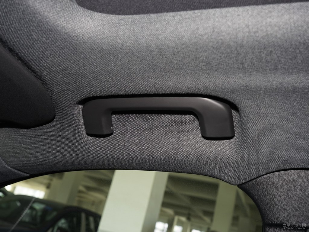 黑色/水晶白沃爾沃XC40車廂內飾圖片