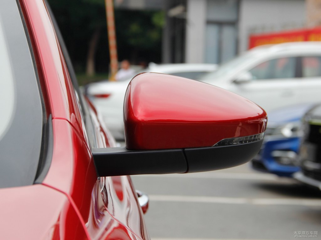 赤焰紅榮威i5車身外觀圖片