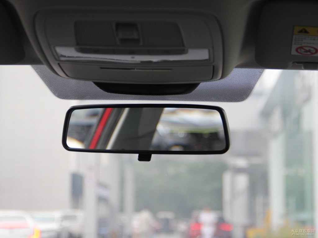 赤焰紅榮威i5車廂內飾圖片