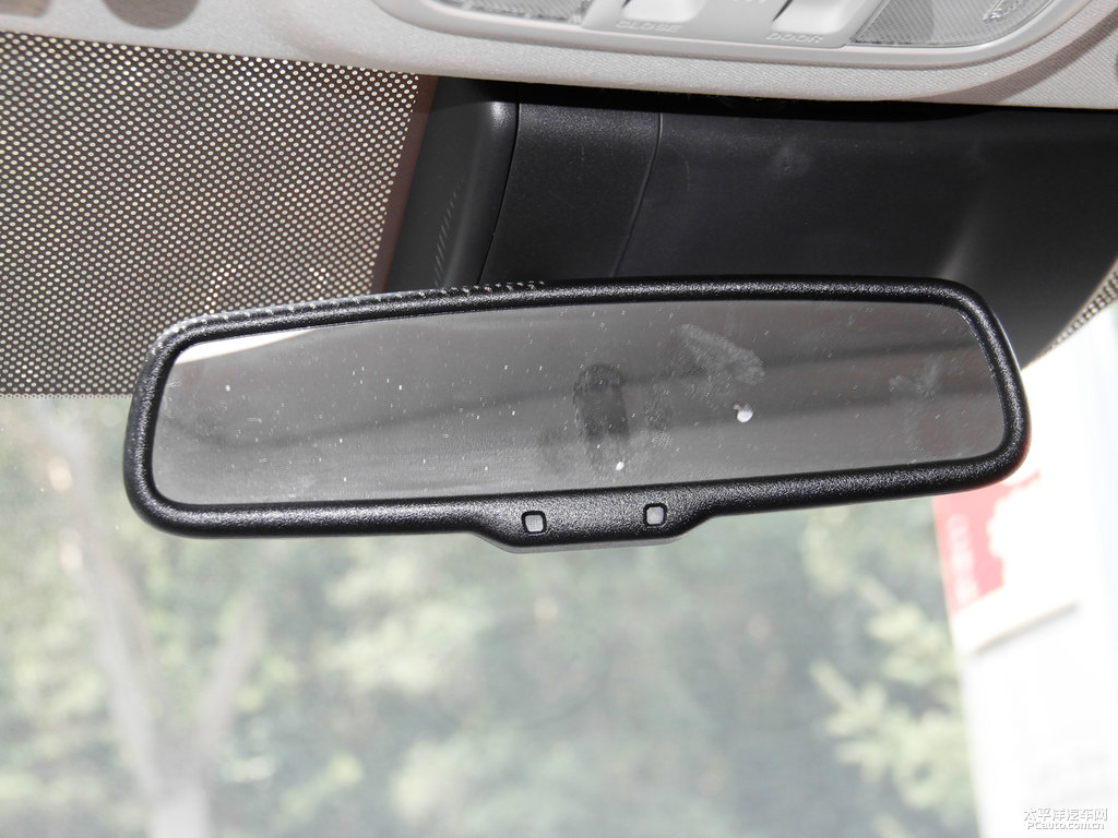 晶耀白思域車廂內(nèi)飾圖片