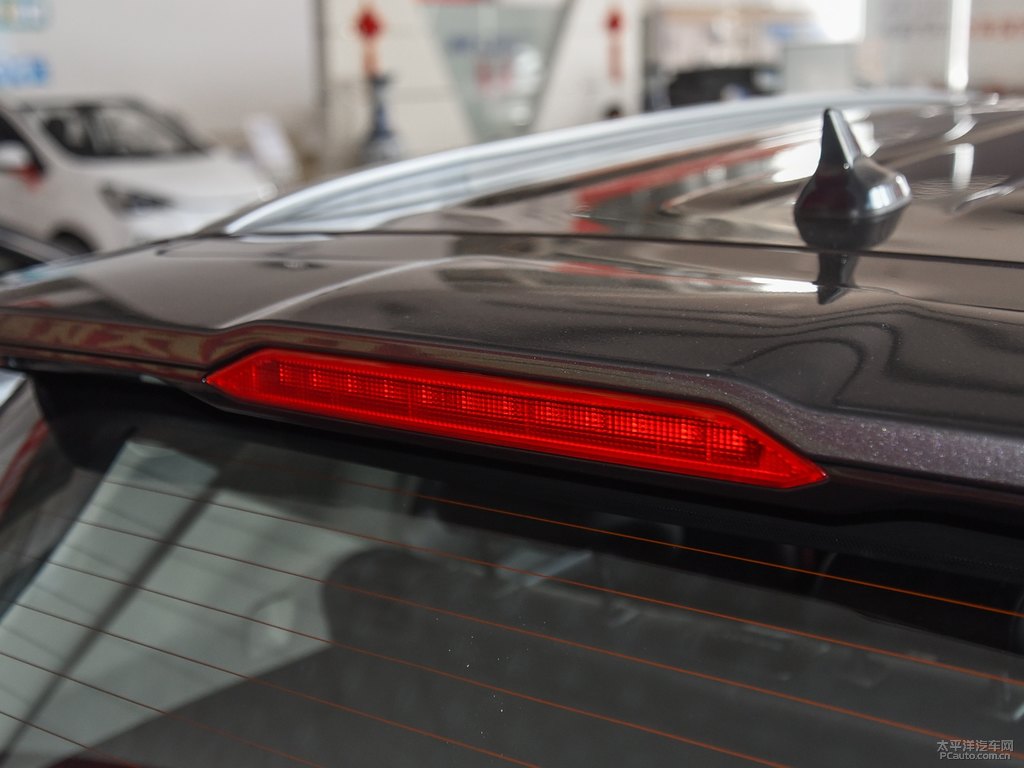 炫影灰長(zhǎng)安CS55PLUS車尾外觀圖片