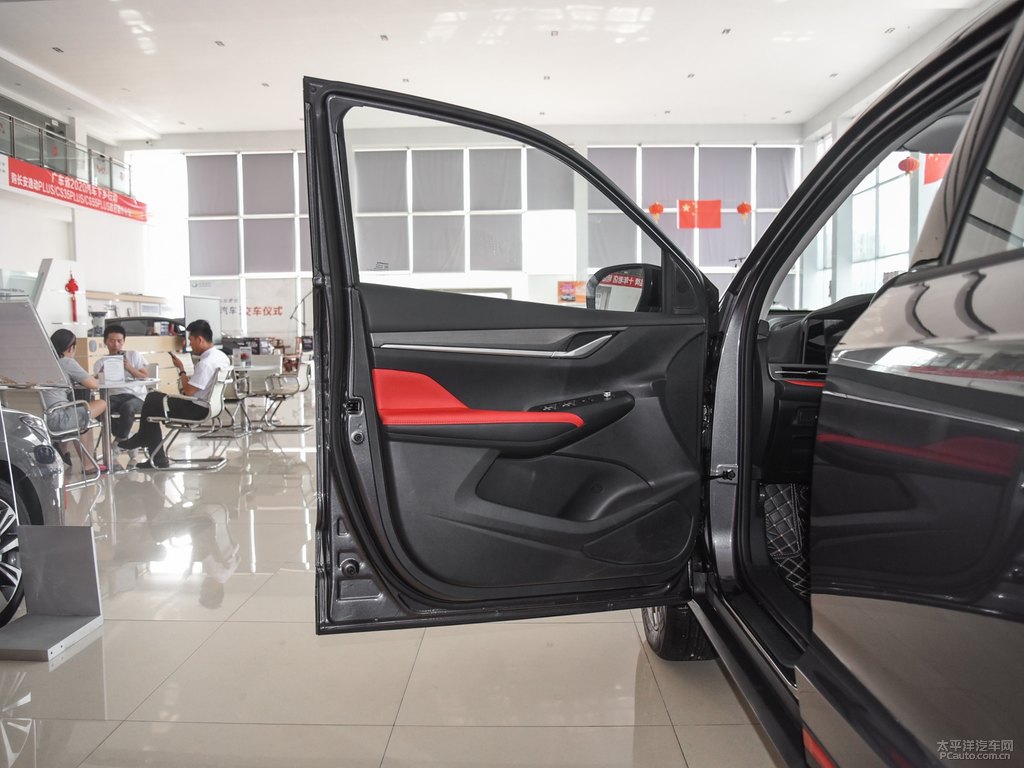 炫影灰長安CS55PLUS車廂內(nèi)飾圖片