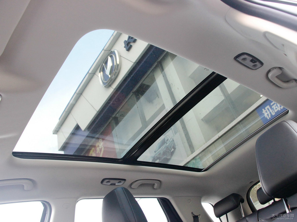 炫影灰長(zhǎng)安CS55PLUS車廂內(nèi)飾圖片