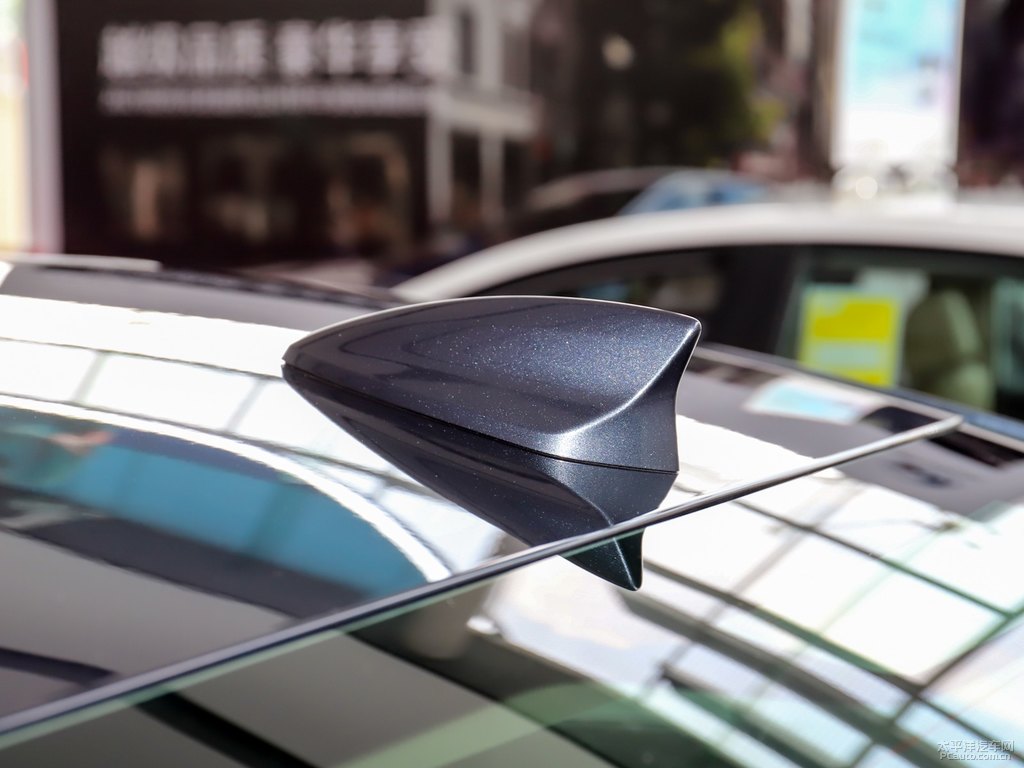 黯影灰君越車(chē)身外觀圖片