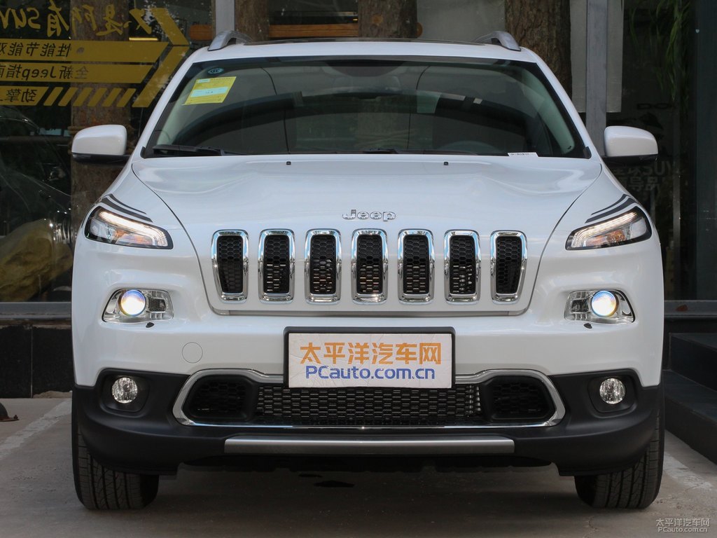 皓白自由光車頭外觀圖片