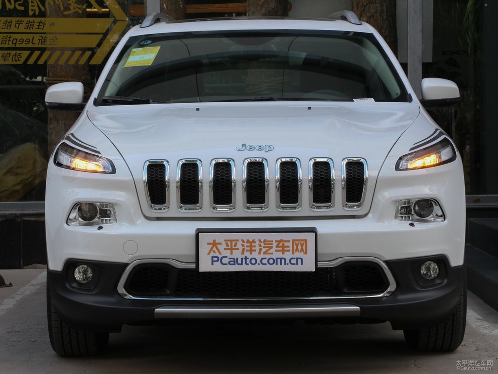 皓白自由光車頭外觀圖片