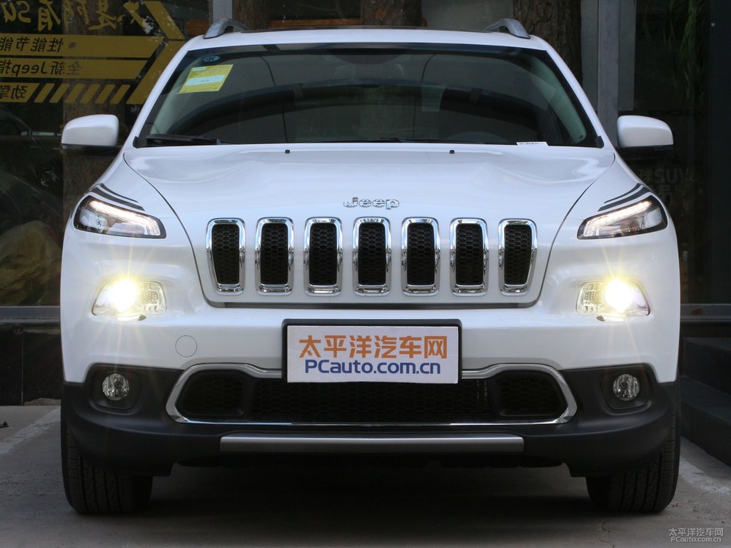 皓白自由光車頭外觀圖片