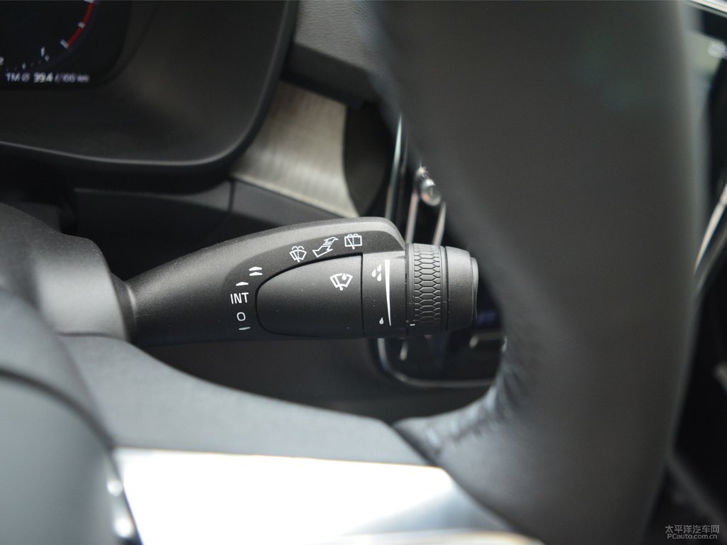 水晶白沃爾沃XC40中控內(nèi)飾圖片