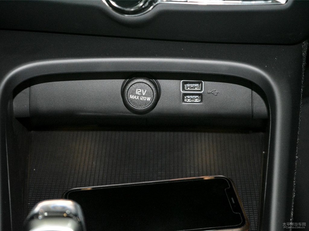 水晶白沃爾沃XC40中控內(nèi)飾圖片