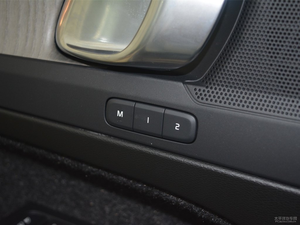 水晶白沃爾沃XC40車廂內(nèi)飾圖片