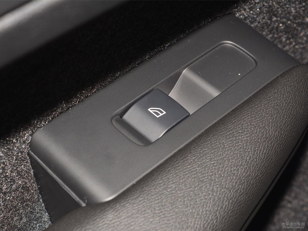 水晶白沃爾沃XC40車廂內(nèi)飾圖片