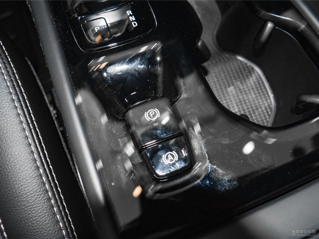 水晶白沃爾沃XC40中控內(nèi)飾圖片
