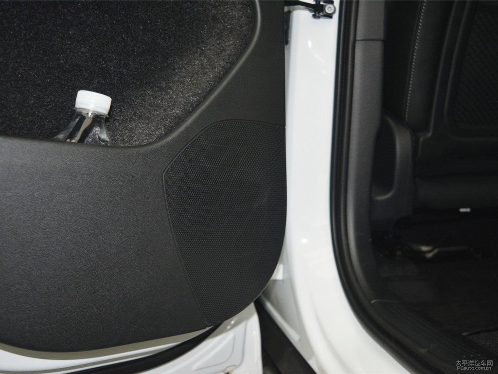 水晶白沃爾沃XC40車廂內(nèi)飾圖片