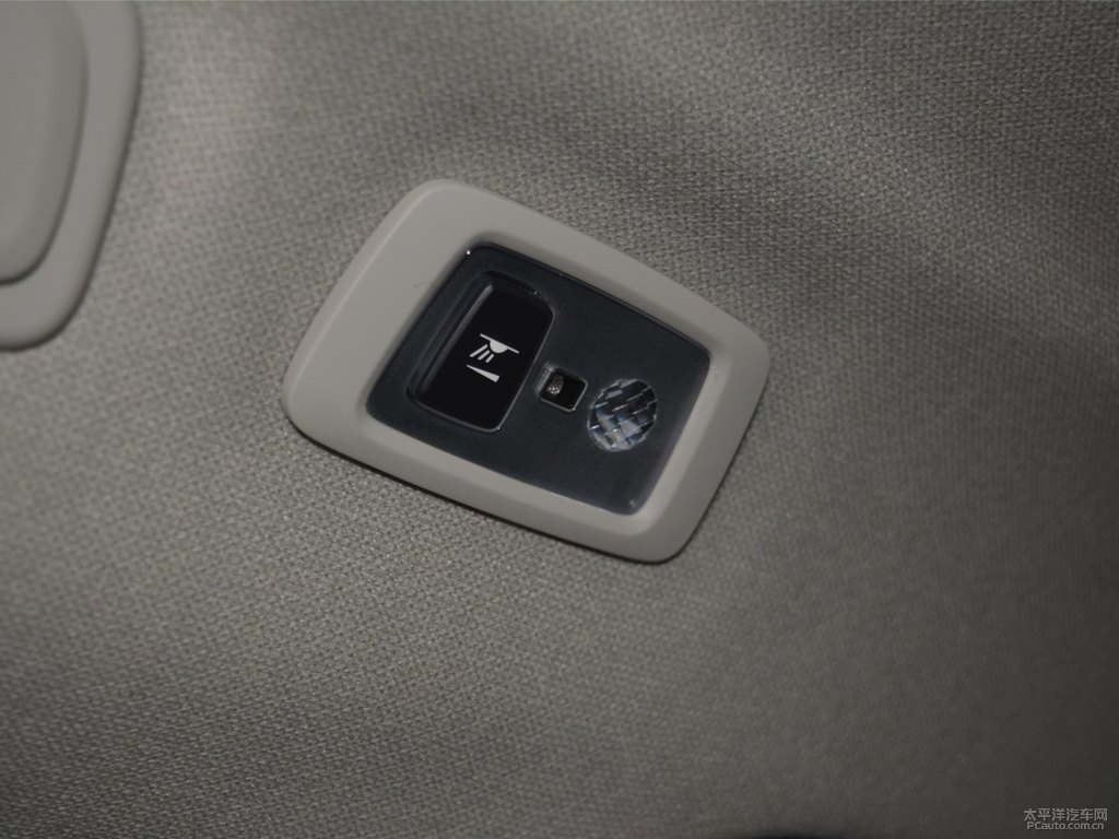 水晶白沃爾沃XC40車廂內(nèi)飾圖片