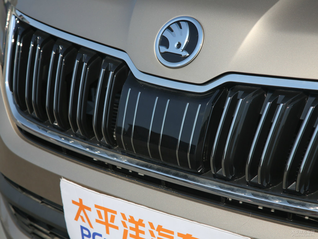 檀木棕柯迪亞克車頭外觀圖片