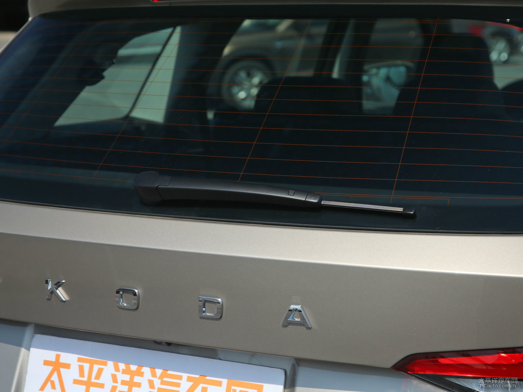 檀木棕柯迪亞克車尾外觀圖片