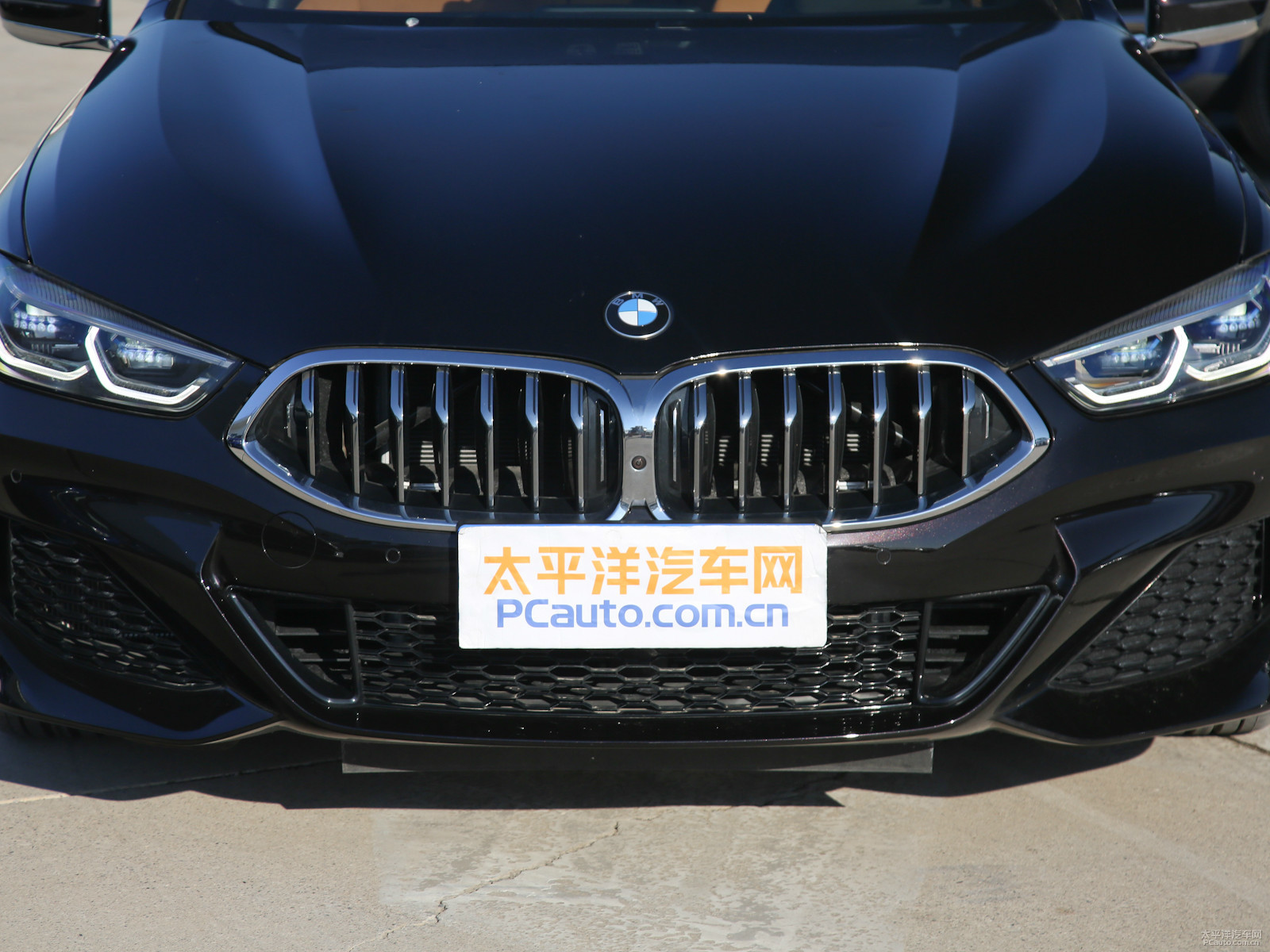 寶馬8系外觀高清大圖