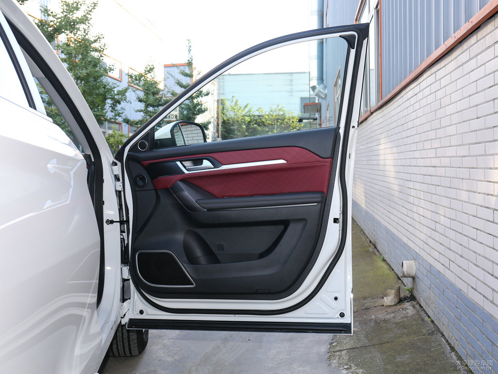 漢密爾頓白哈弗H6 Coupe車廂內(nèi)飾圖片