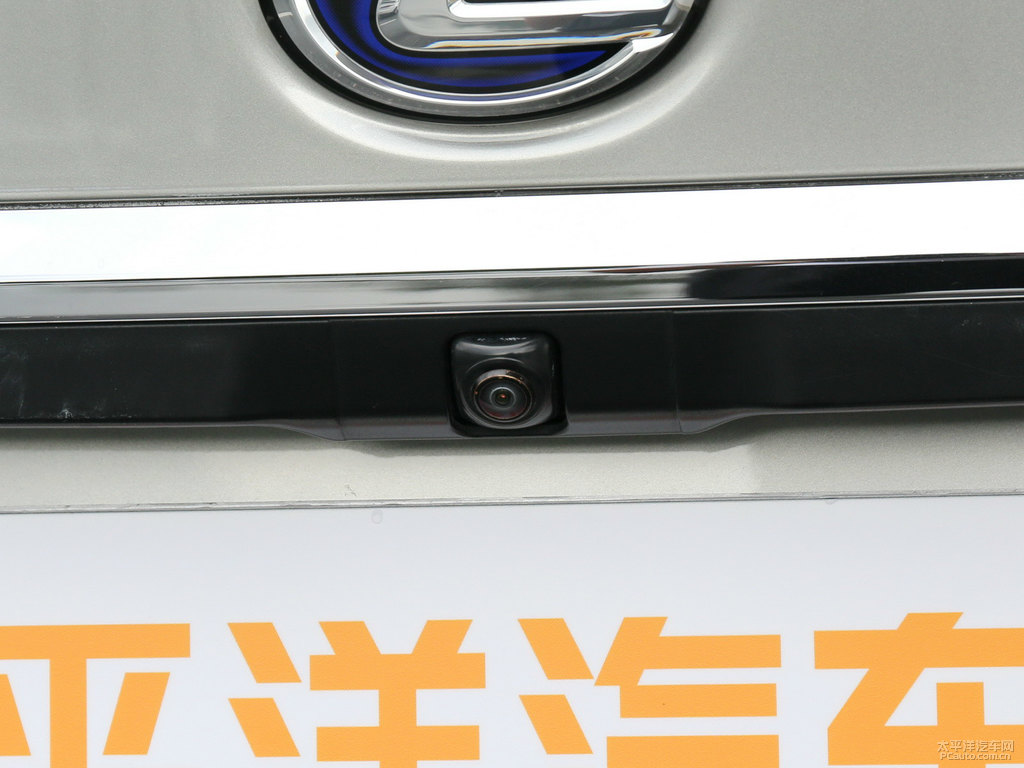 超音速鈦銀色雷克薩斯ES車(chē)尾外觀圖片