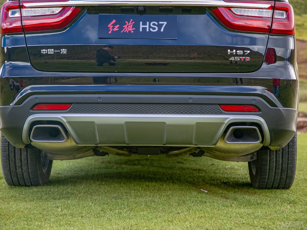 墨玉黑紅旗HS7車尾外觀圖片