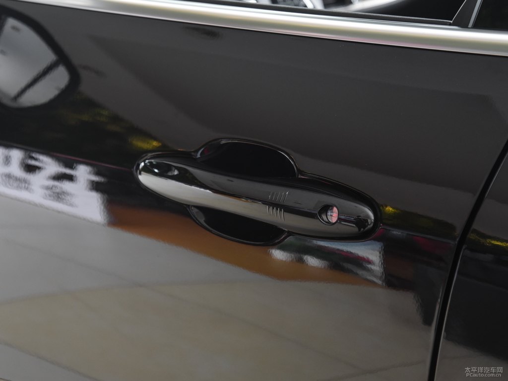 炫晶黑哈弗H6車身外觀圖片