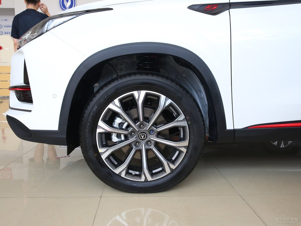 炫晶白長安CS75 PLUS車身外觀圖片