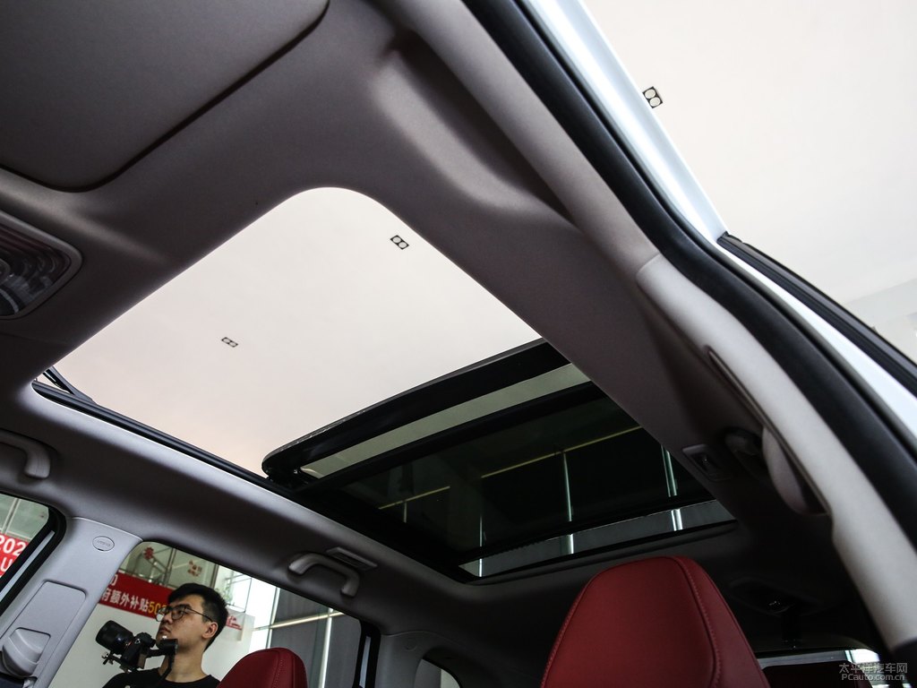 炫晶白長(zhǎng)安CS75 PLUS車廂內(nèi)飾圖片