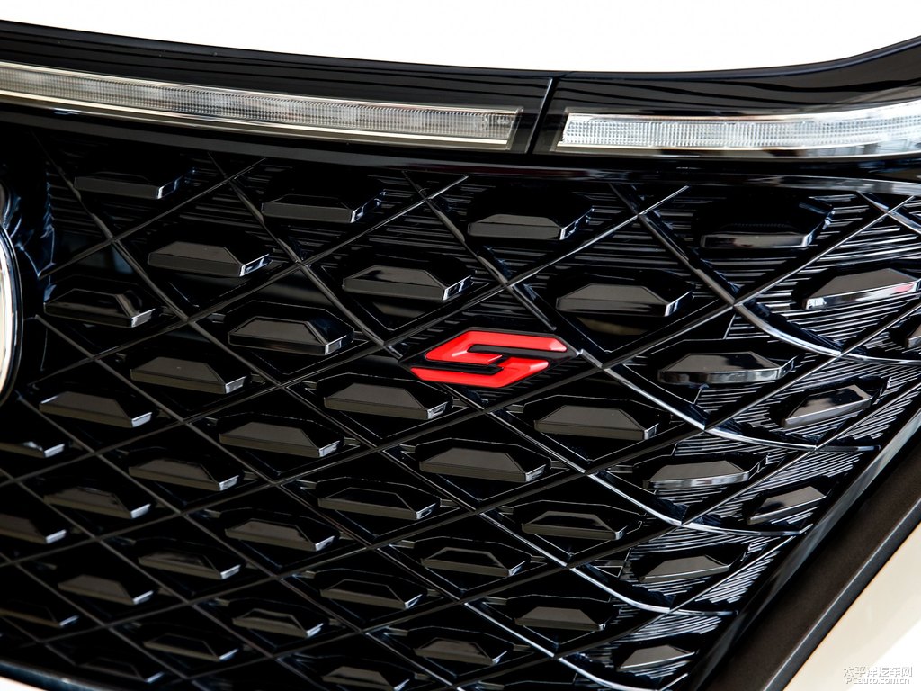 炫晶白長(zhǎng)安CS75 PLUS車頭外觀圖片