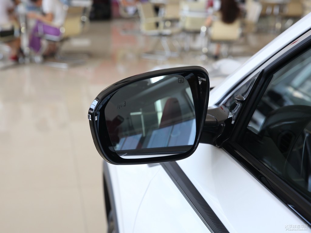 炫晶白長(zhǎng)安CS75 PLUS車(chē)身外觀圖片