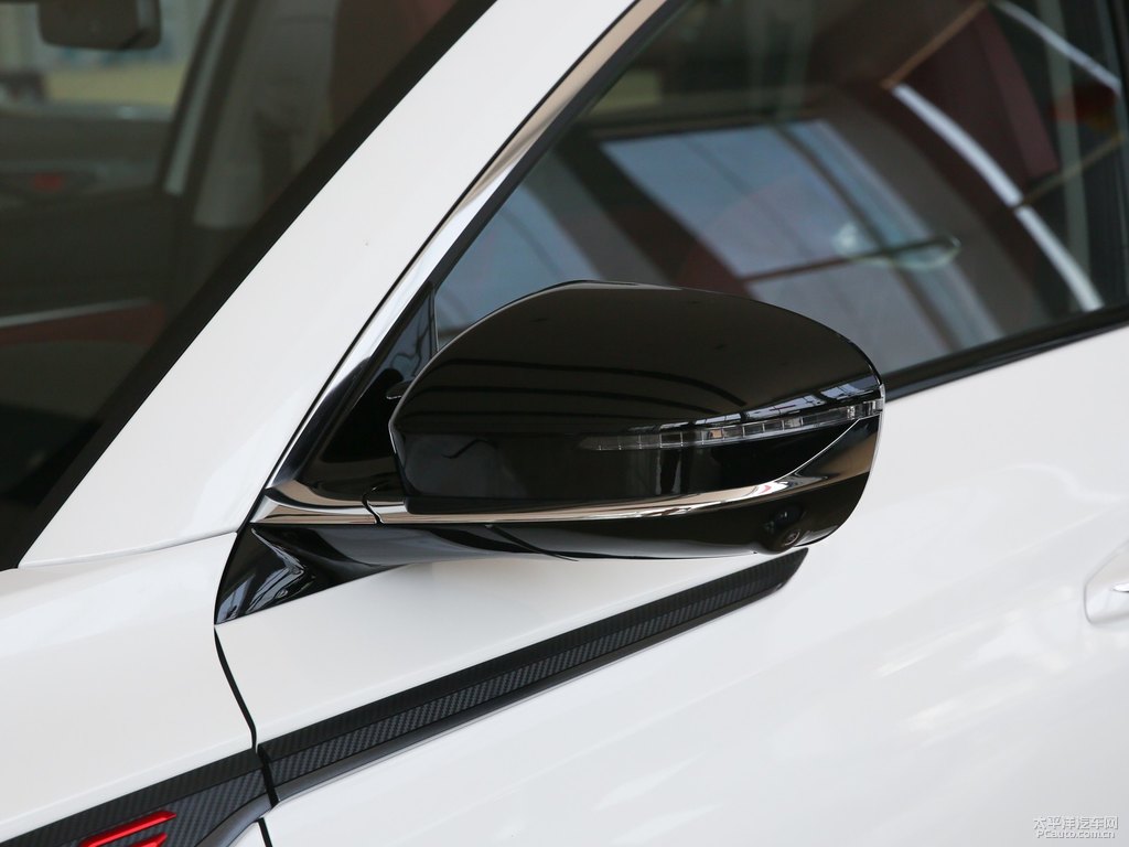 炫晶白長安CS75 PLUS車身外觀圖片