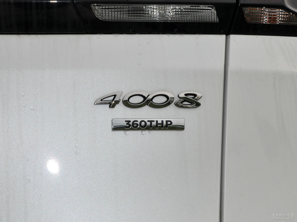 珠光白標(biāo)致4008車尾外觀圖片