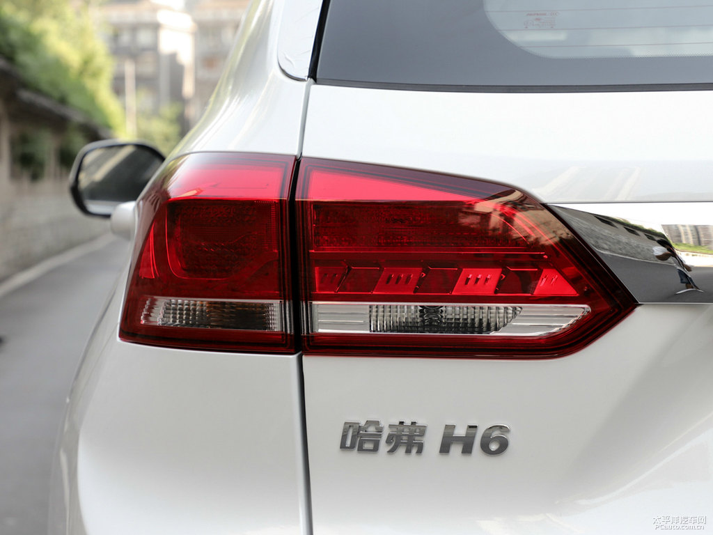 漢密爾頓白哈弗H6 Coupe車尾外觀圖片