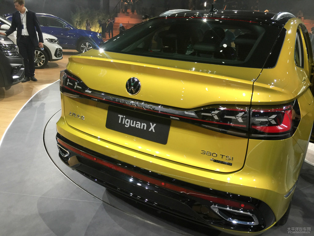 疾風(fēng)黃途觀X車尾外觀圖片