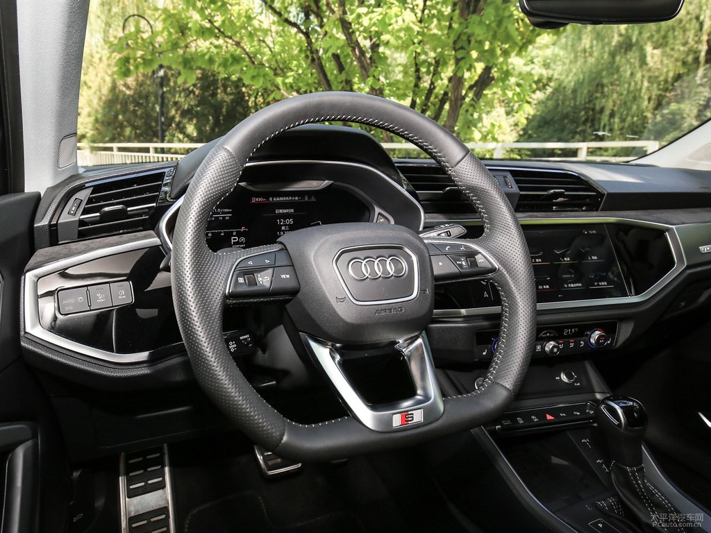 雪邦藍奧迪Q3 Sportback中控內飾圖片