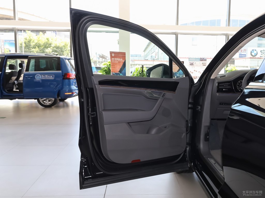 鋼琴黑途銳車廂內(nèi)飾圖片