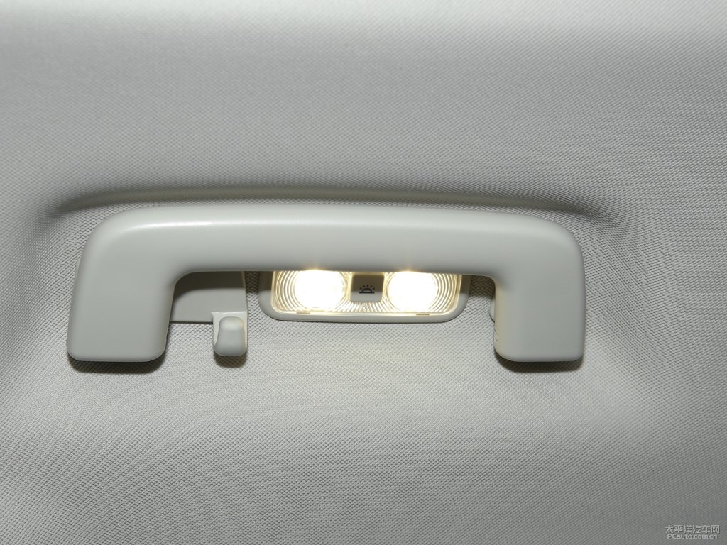 虎鯨黑銳界L車廂內(nèi)飾圖片