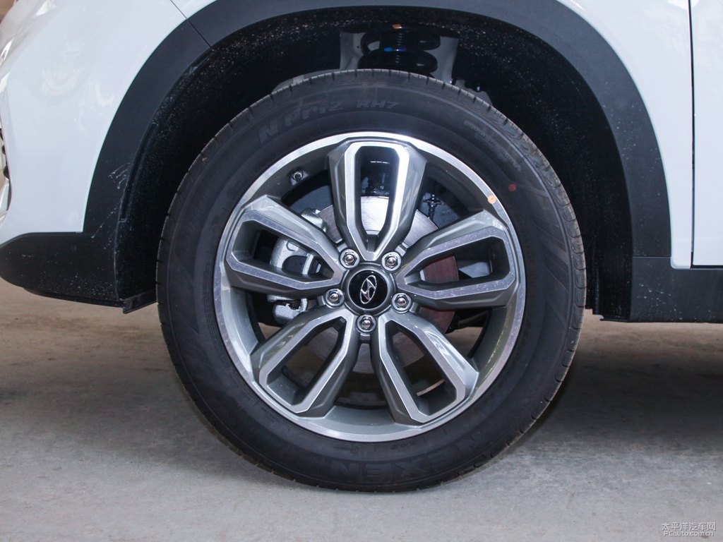極地白北京現(xiàn)代ix35車身外觀圖片