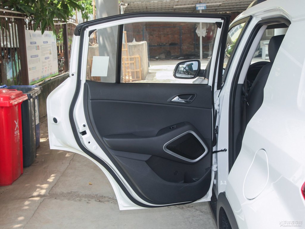 極地白北京現(xiàn)代ix35車廂內(nèi)飾圖片