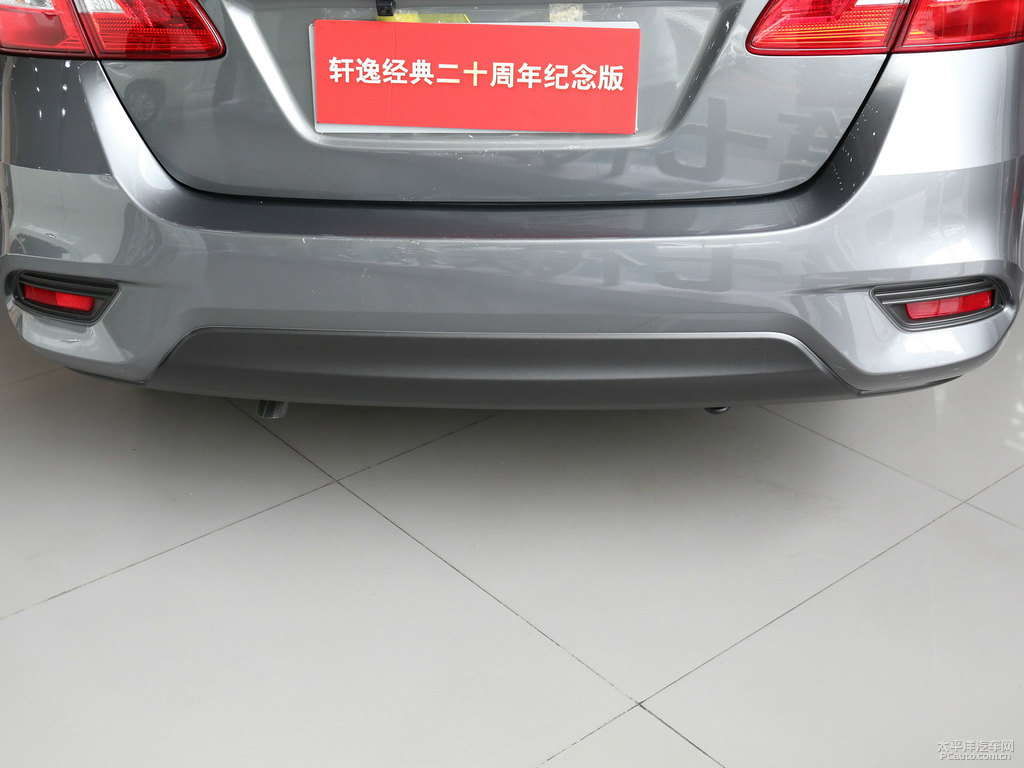月光銀軒逸車尾外觀圖片