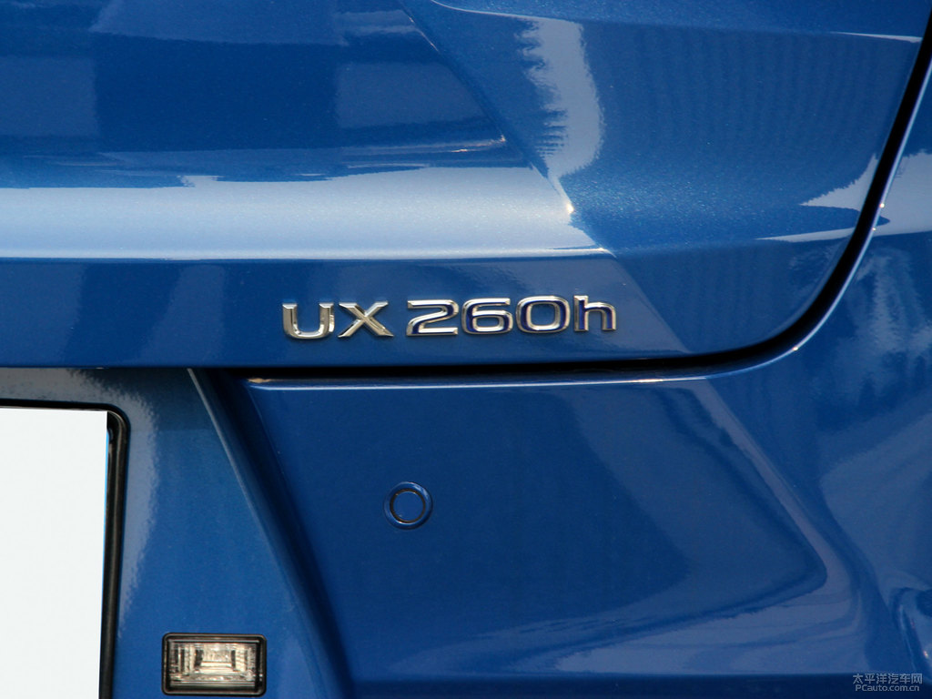 碧空藍雷克薩斯UX車尾外觀圖片