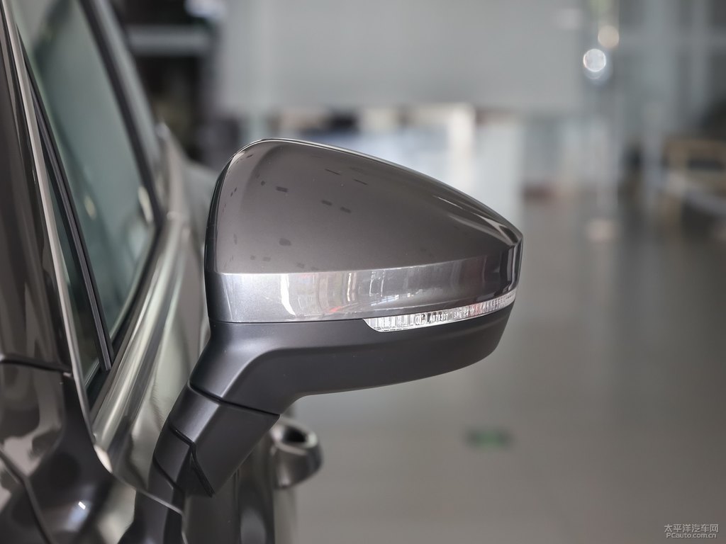 古典灰途銳車(chē)身外觀圖片